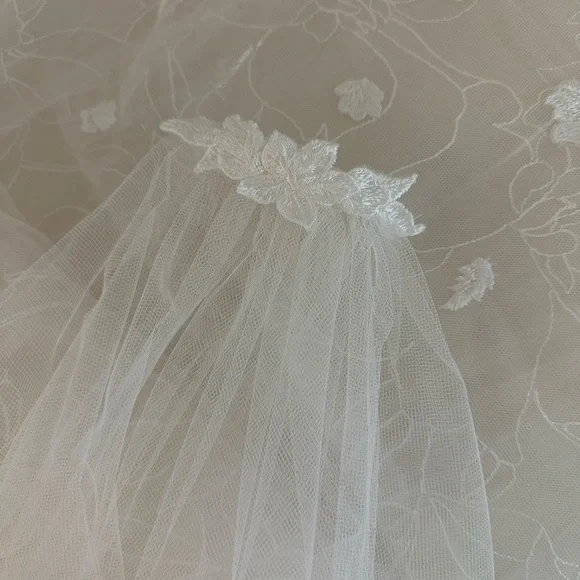 Mira Zwillinger Cathedral Length Ivory Veil - Picture 3 of 5